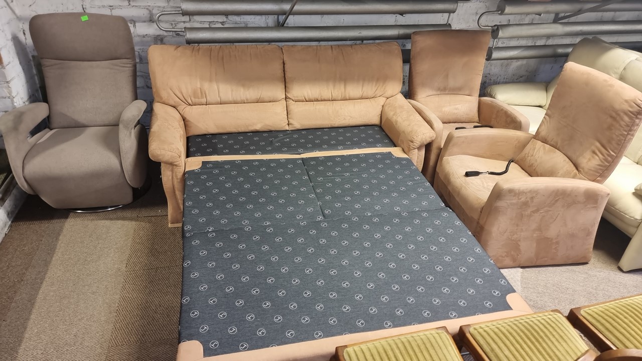 Išskleidžiama sofa su foteliais (foteliai su reklainerio mechanizmu)