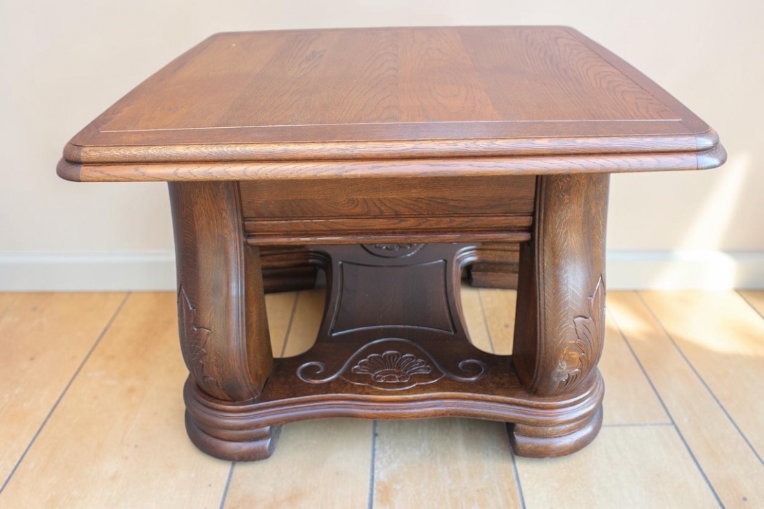 Kavos staliukas (ąžuolo masyvo)