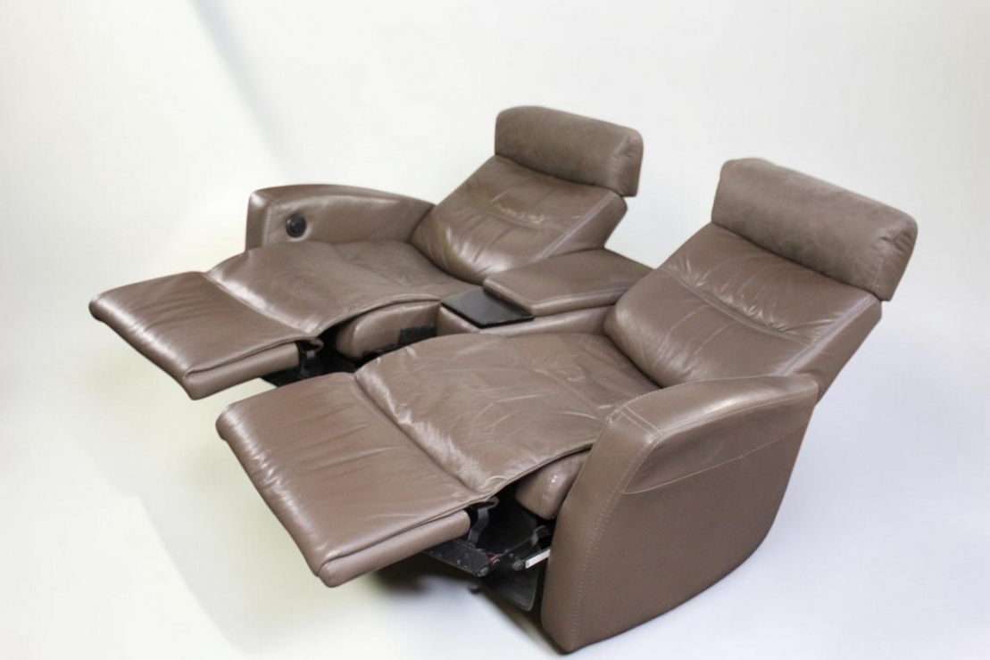 Natūralios odos sofa su reklainerio mechanizmu
