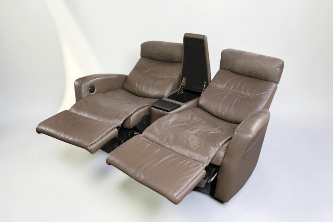 Natūralios odos sofa su reklainerio mechanizmu
